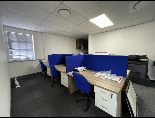 213M² OFFICE TO LET IN BRYANSTON